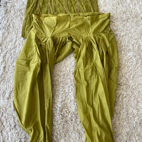 Green salwar suit - Picture 5 of 5